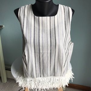 Love Sadie Linen Look Cropped Slvless Top w Fringe